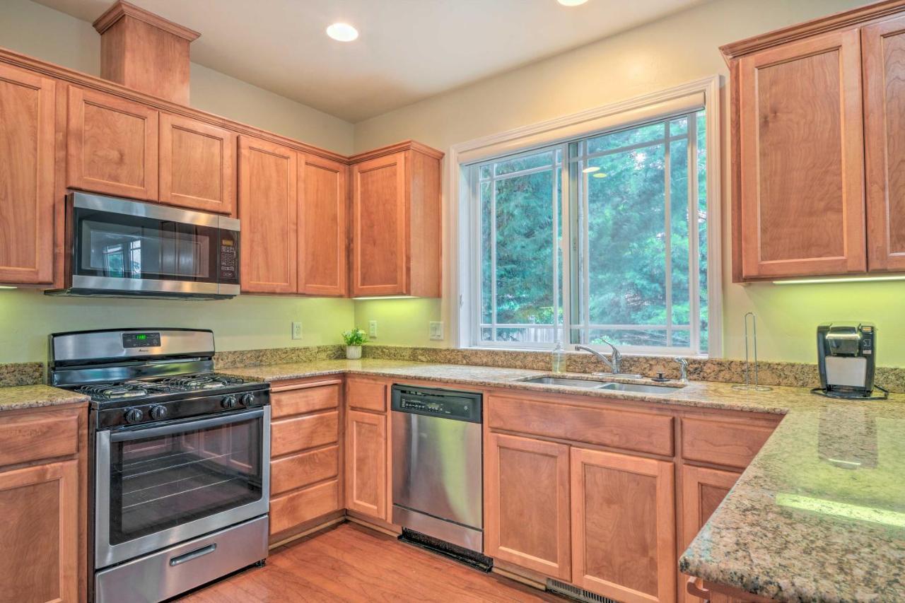 Charming Medford Getaway About 4 Miles To Downtown! Villa Exterior photo