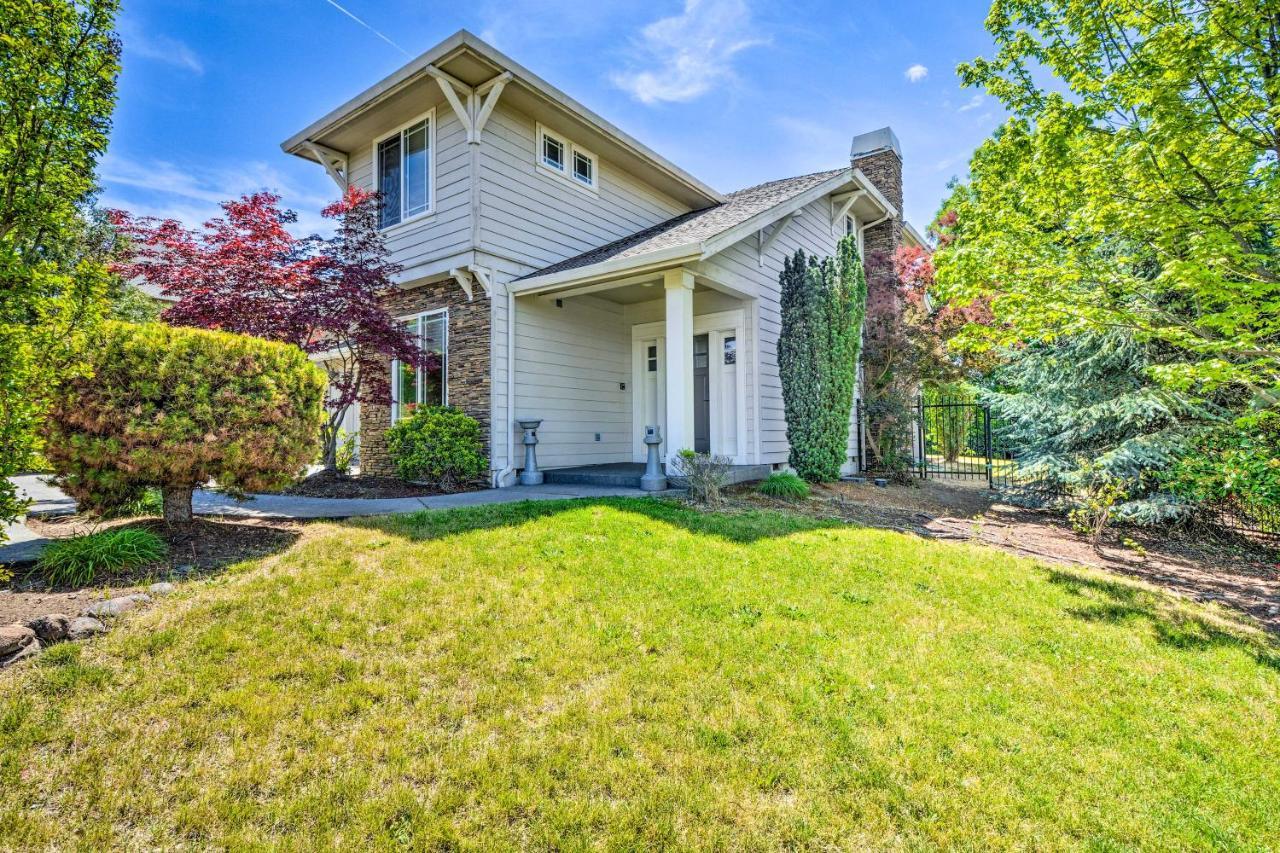 Charming Medford Getaway About 4 Miles To Downtown! Villa Exterior photo